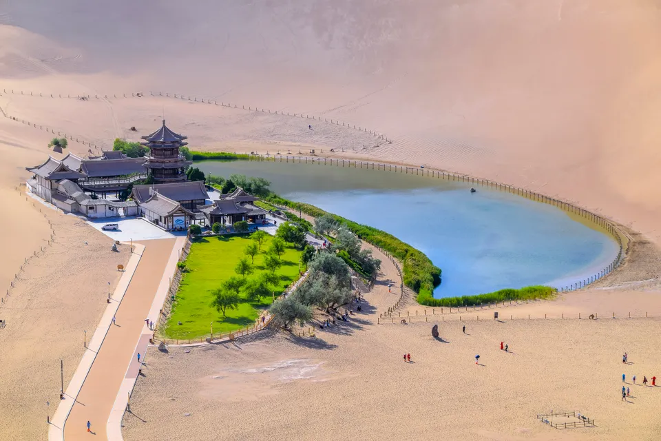 Mingshashan Crescent Spring