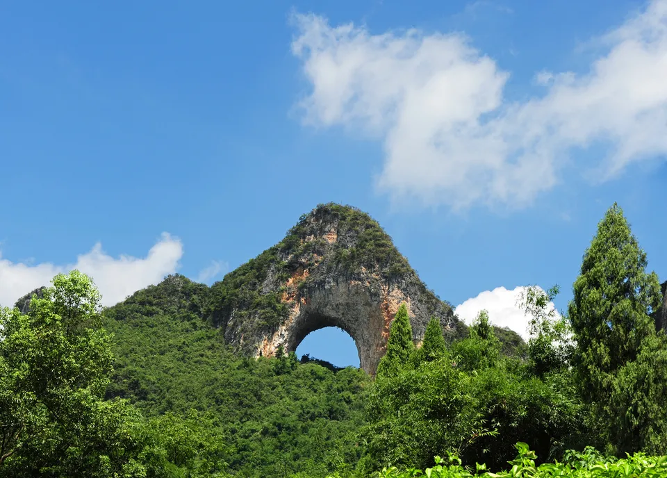 Moon Hill Yangshuo — confirm access