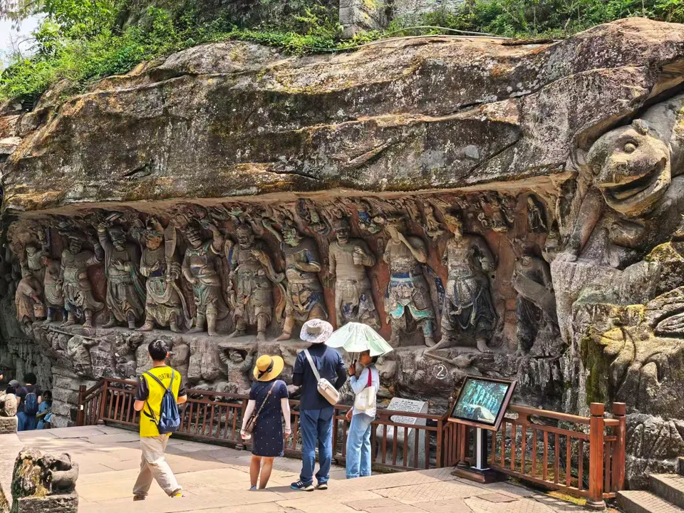 3-Day Wulong and Dazu Tour from Chongqing
